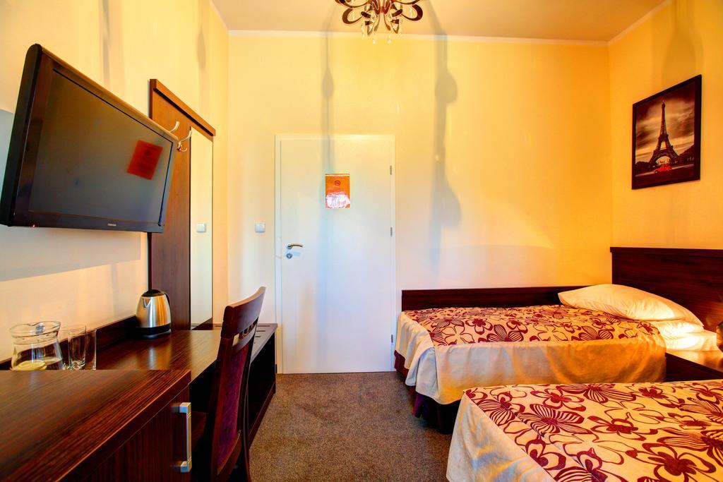 Hostel Evotel Зелонка Экстерьер фото