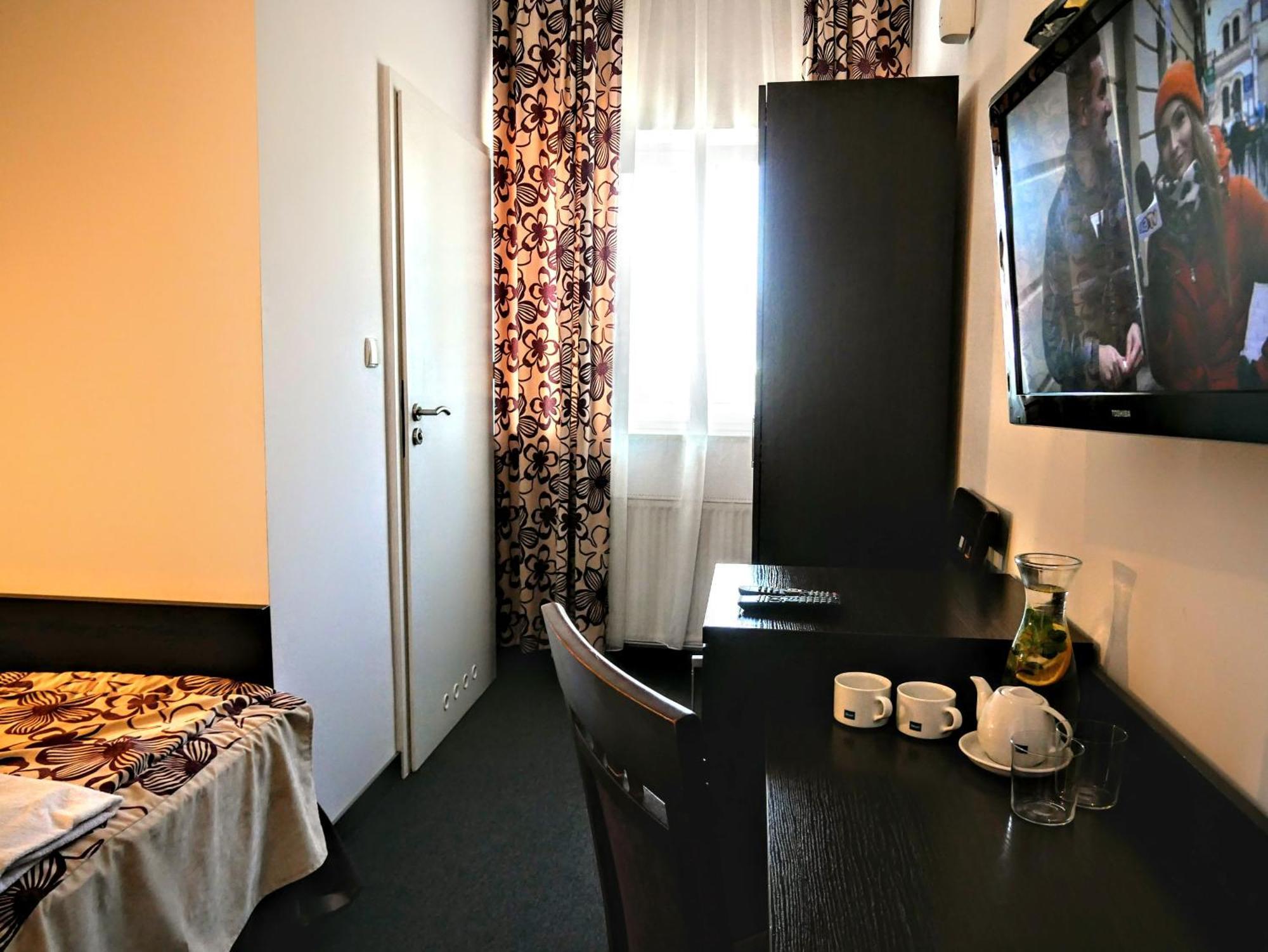 Hostel Evotel Зелонка Экстерьер фото