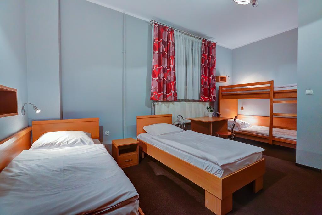 Hostel Evotel Зелонка Экстерьер фото